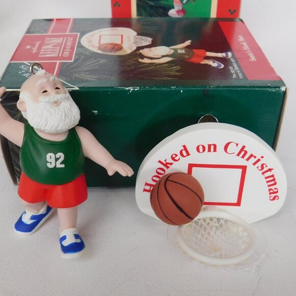 Lot Of 4 HALLMARK KEEPSAKE Santa Claus Ornaments in boxes Golfing Santa - Picture 7 of 10